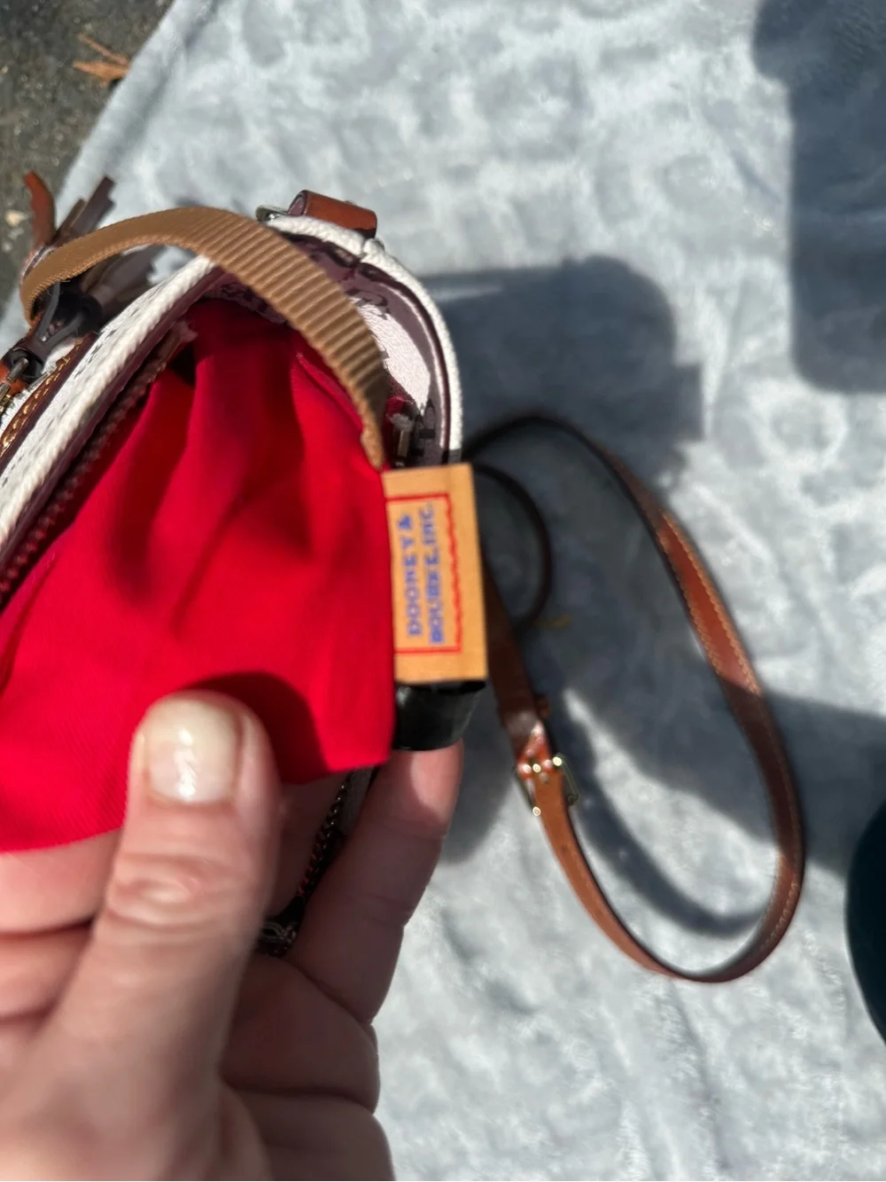 Dooney & Bourke Cream Signature Logo Greta continent Wallet & bags - Picture 9 of 12